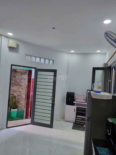 Cho thuê nhà nhỏ đẹp Nguyễn Thượng Hiền phường 4 quận 3