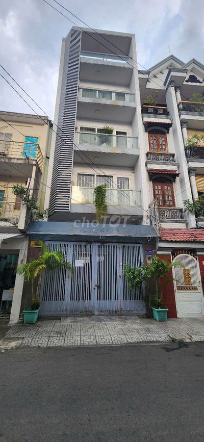 Bán nhà hẻm 5m. Đường 3 Tháng 2,Q10. Dt : 5x 16m.3 lầu Thang máy.17 tỷ