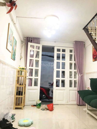 Cho thuê nhà nguyên căn.Đường Trần Hưng Đạo.Phường Cô Giang.Quận 1.