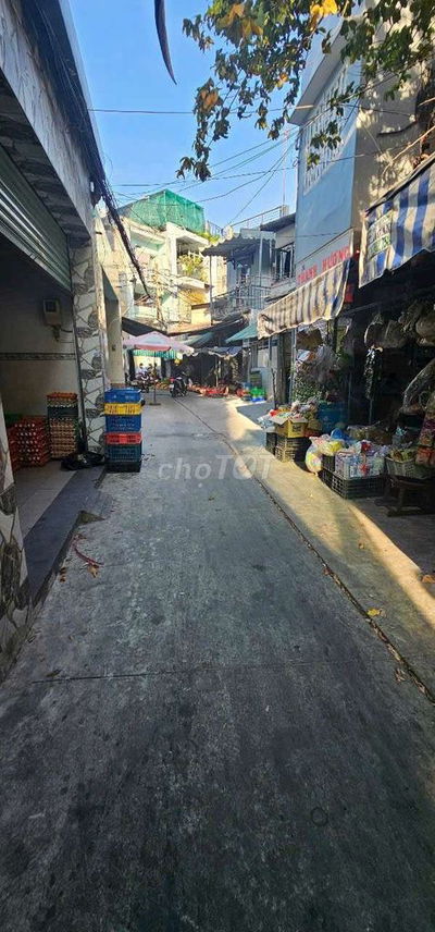 BÁN NHÀ 4M X17M ĐÚC 2 LẦU KHU PHÚ HÒA ,LẠC LONG QUÂN QUẬN 11
