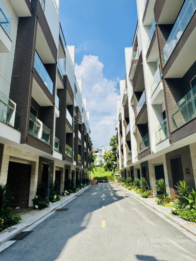 Duy nhất căn liền kề 6 tầng cách cầu Chương Dương 200m, 25 tỷ, 80m2, mặt tiền 8m. Pháp lý uy tín