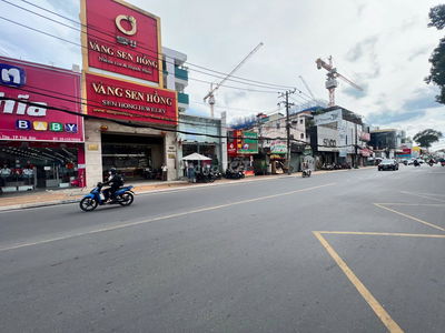 GẤP - NHÀ 4 TẦNG MT VÕ VĂN NGÂN - NGANG 6.5 X 30M.SẴN HĐT 110 TR/THÁNG