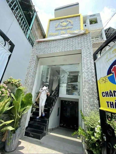 CHỈ 20TR CÓ NHÀ MỚI ĐẸP - CÓ HẦM ĐỂ XE 4PN NGAY TẠI HOÀNG VĂN THỤ pN