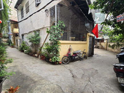 NHÀ HIẾM KHÓ TÌM ÔTÔ ĐẬU CỬA CÔNG NĂNG TIỆN ÍCH PHỐ MINH KHAI Ở NGAY.