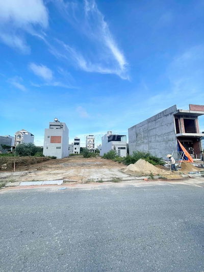 Chào bán lô đất sạch đẹp view biệt thự ven sông gần ngay Minh Mạng