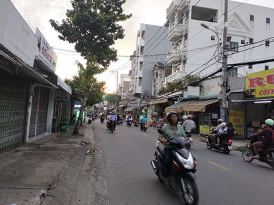 BÁN NHÀ MẶT TIỀN ĐƯỜNG HUỲNH THỊ HAI QUẬN 12