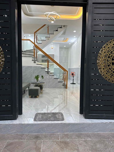 Bán nhà Kế bên Tân phú nguyễn Sơn 2tầng 4ty3 . 4x11 .,HXH. 2pn sổ đẹp.