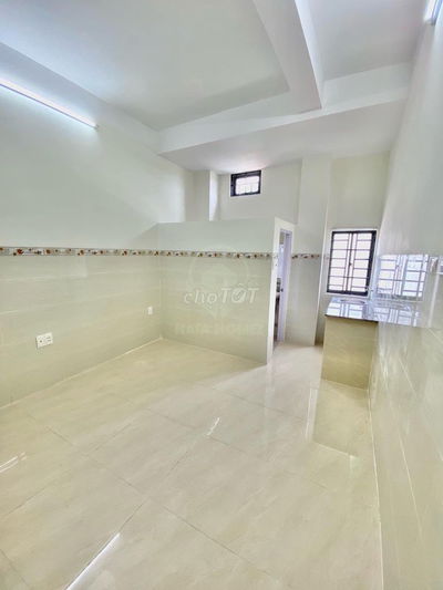 1p 3tr5 cửa sổ trời,máy lạnh,gần Ngã 4 TĐức &trường ĐH, CNC