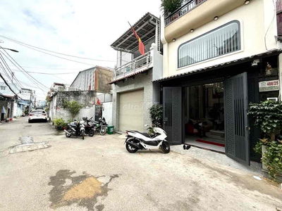 NHÀ XÂY MỚI ĐẸP 100% HẺM XE HƠI - Ô TÔ NGỦ TRONG NHÀ