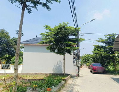 DÙ TIẾC CẬU EM GỬI BÁN 61,2M2 LÔ GÓC GẦN HOÀ LẠC GIÁ CHƯA ĐẾN 2 TỶ