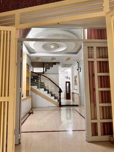 Nhà chính chủ, hẻm xe hơi