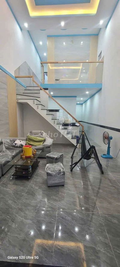 Bán nhà tặng toàn bộ nội thất giá không đổi