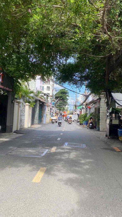 Bán nhà mặt tiền Trần Bình Trọng DT 83m2 - 3 tầng