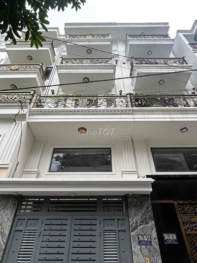 Nhà một trệt một lửng ba lầu sân thượng