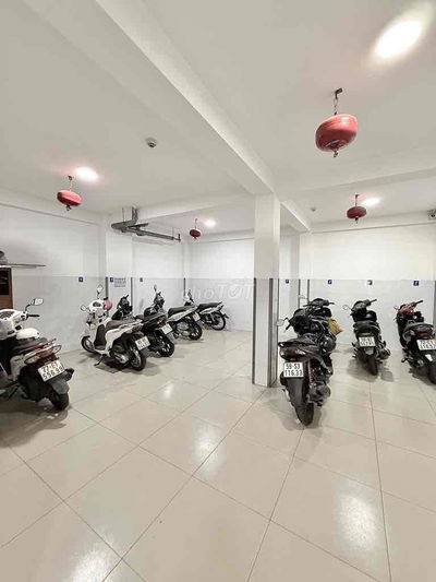 CHDV 6 TẦNG THANG MÁY 40P TN 120.TR - DT 180M2 - 18 TỶ