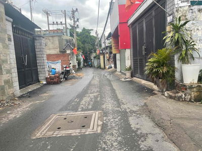 BÁN NHÀ C4 HẺM THÔNG OTO ĐƯỜNG 385 LÊ VĂN VIỆT