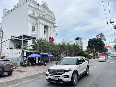 CHÍNH CHỦ GỬI BÁN BIỆT THỰ MẶT TIỀN ĐƯỜNG HIỆP PHÚ NGAY NGÃ TƯ THỦ ĐỨC