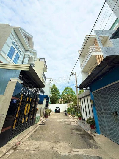 Sắp Chốt - Nhà Đẹp Tiềm Năng - Có Thang Máy - Long Trường