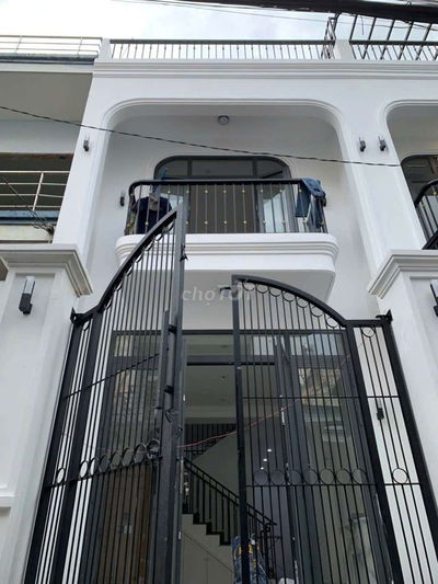 Nhà đẹp mới chợ Tân Hương, 3 tầng, 3PN, hẻm thông thoáng