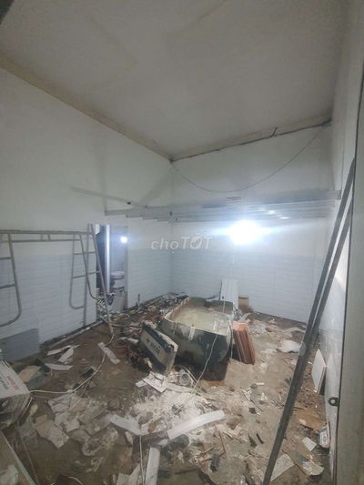 PHÒNG TRỌ NGUYỄN GIA TRÍ, UNG VĂN KHIÊM