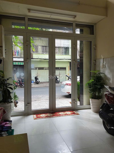 CHO THUÊ MẶT BẰNG MẶT TIỀN ĐƯỜNG PHAN VĂN TRỊ P2 - Q5
