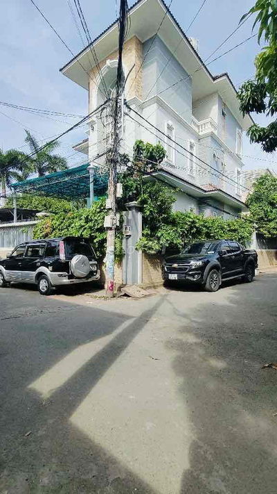 Bán nhà 240m2 thổ cư 7,8 tỷ sổ hồng đường oto gần VX Phú Hữu giáp Q2