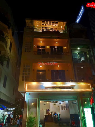 Mặt tiền kinh doanh Trần Đình Xu, Phường Cô Giang, Quận 1.