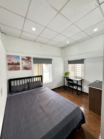 Phòng mặt tiền Nguyễn Văn Công, cửa sổ lớn, sẵn nội thất