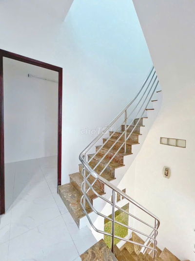 ĐI MỸ BÁN GẤP NHÀ PHAN XÍCH LONG 65M2 GIÁ 1.75 tỷ cho thuê 15tr ở liền