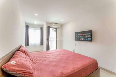 Cho thuê căn hộ có balcony cửa sổ , rộng 35m2 ,đường Thành Thái Q10
