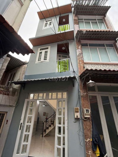 Nhà đẹp 2 lầu hẻm thoáng gần cầu Nguyễn Tri Phương