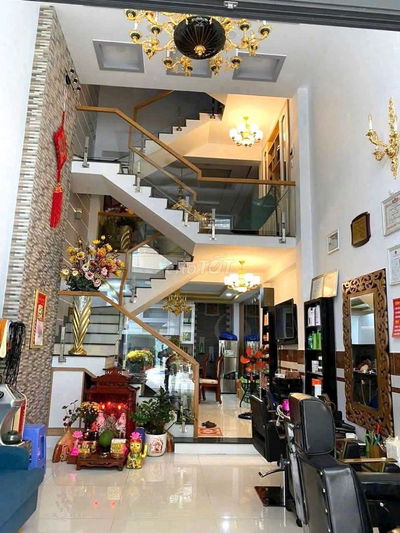 Bán Nhà đẹp 4PN, 4WC, Trệt Lửng 2 Lầu, hẻm xe hơi 6m Đ. Lã Xuân Oai