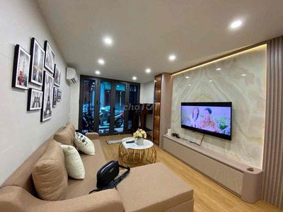 Cát Linh, sát phố, ngõ ba gác thông, nhà mới, 3 thoáng,full nt,37m2*5T