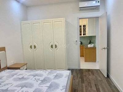 Cho thuê căn 2 PN 93 m2, nhà trống 13 tr có 3 ML rèm, full nt 15 tr,