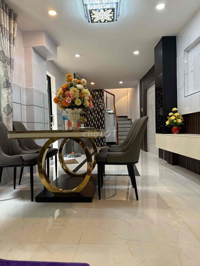 1/Nguyễn Tri Phương Q10 nhà 3tầng đẹp ở liền,full nội thất. Giá5,28 tỷ