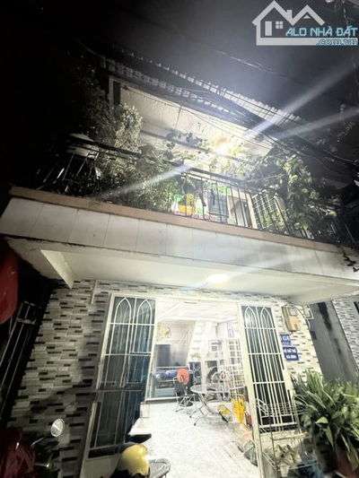 NHÀ BÁN: CẠNH QL13, KỀ BÊN QL1A_ LÔ GÓC, 2 TẦNG, 38M2_ GIÁ 2 ,85 TỶ