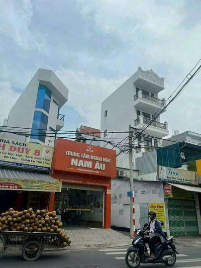 Nhà 5 tầng có thang máy Mặt tiền Trương Thị Hoa Đối diện Trường học