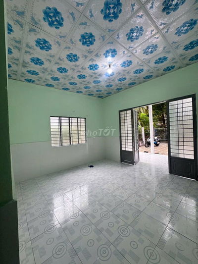 Cần bán căn nhà cấp 4 sân vườn