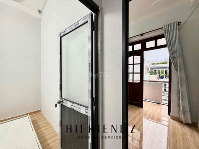 2 phòng ngủ 1 phòng bếp đầy đủ nội thất ngay công viên Phú Lâm