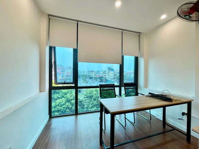 Văn phòng Giảng Võ ô tô đỗ -Chỗ ngồi không gian chung