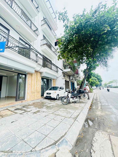 Chính chủ bán nhà 2 căn nhà mặt phố 5 tầng thang máy cạnh Big C Long B