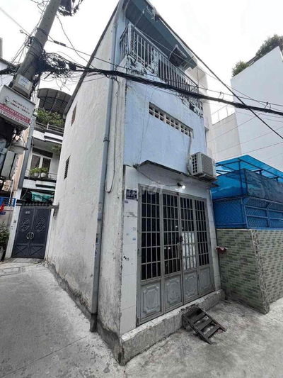 Hoa hồng 35 triệu giáp sát quận 3 quận 1 . hẻm 3gác góc 2 mặt tiền