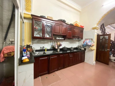 Cho thuê nhà ngõ 18 ĐỊnh Công THượng 45m 4 tầng oto kinh doanh 12tr