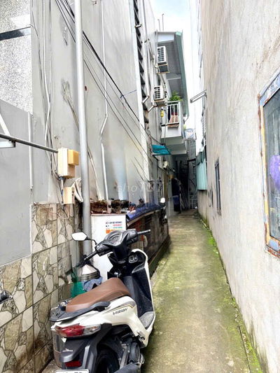 BÁN NHÀ KẾ KHU CƯ XÁ NGÂN HÀNG - CÓ DÒNG TIỀN - HXH VI VU - DT : 5x27