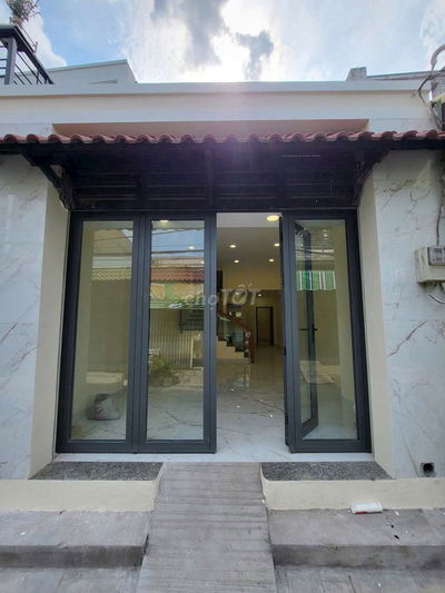 Cho thuê nhà 302/ Lê Đình Cẩn Q.BT, vừa ở vừa kinh doanh mua bán được