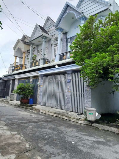 Nhà đẹp 2 tầng đường nhựa 7m,DT: 5,40 x 15,nhà sạch đẹp ở ngay