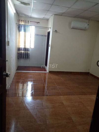 Cho thuê phòng có máy lạnh wc riêng cửa sổ thoáng mát