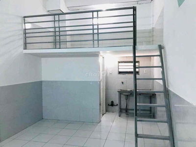CHO THUÊ PHÒNG GÁC CAO - THANG MÁY - CHO NUÔI PET NẰM NGAY TRUNG TÂM