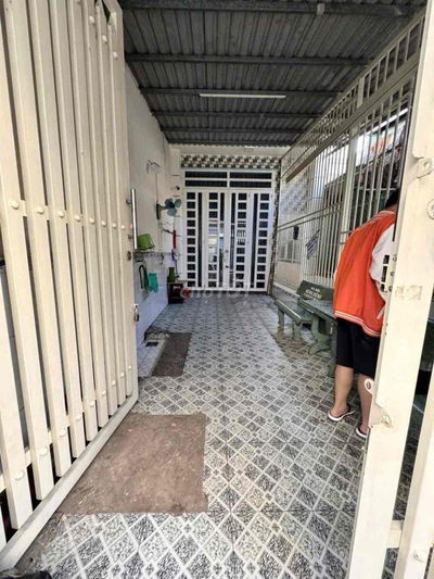 BÁN NHÀ 3 TẦNG QUẬN 12 – HẺM XE TẢI – CÓ DÃY PHÒNG TRỌ CHO THUÊ