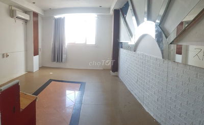 Phòng rộng, thoáng, wc riêng, tự do, gần chợ Bà Chiểu, ĐH Hồng Bàng